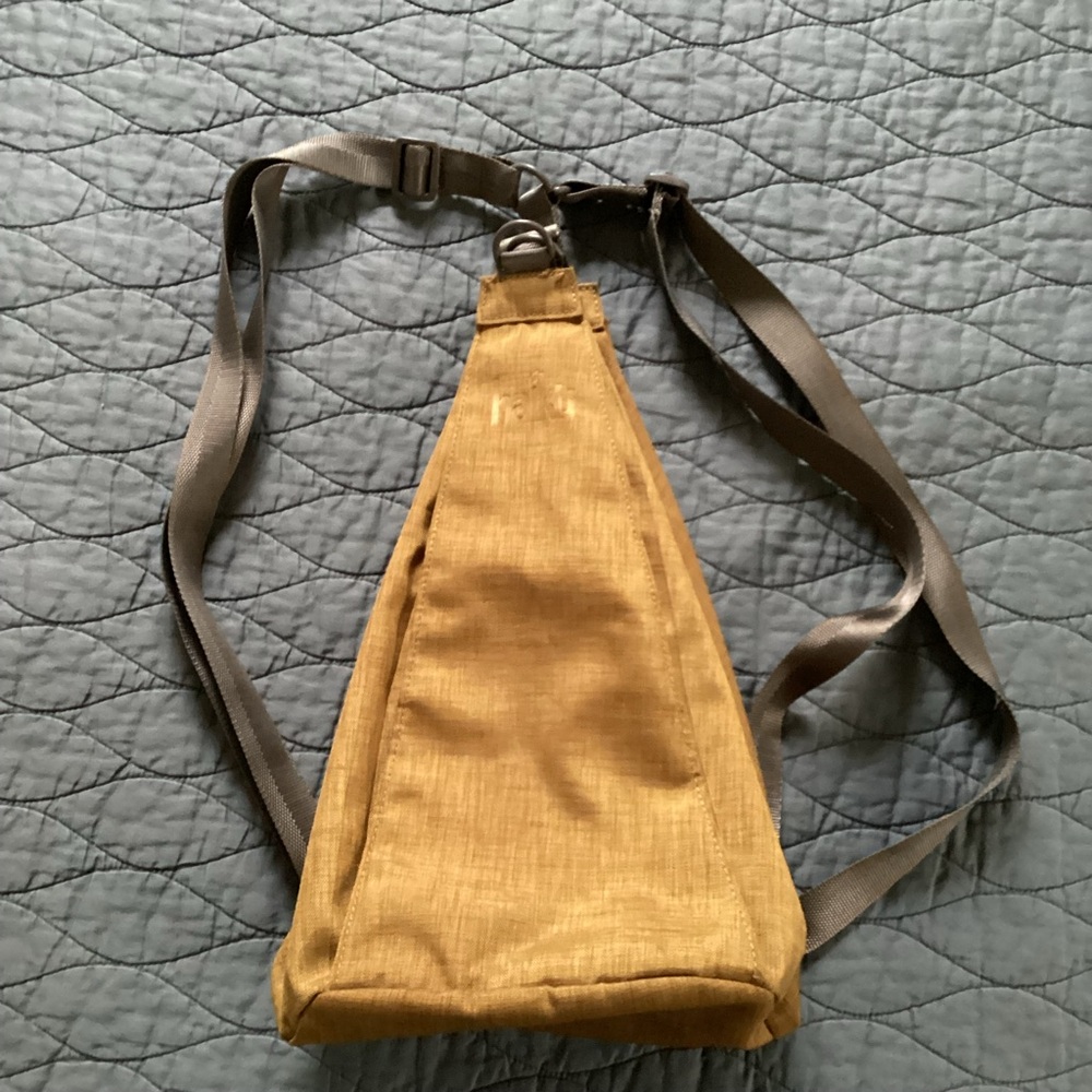 Haiku crescent bag